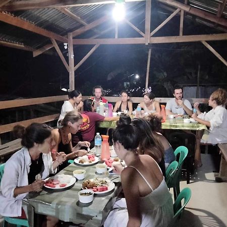 Batuan Roca'S Homestay Backpackers Chalet מראה חיצוני תמונה