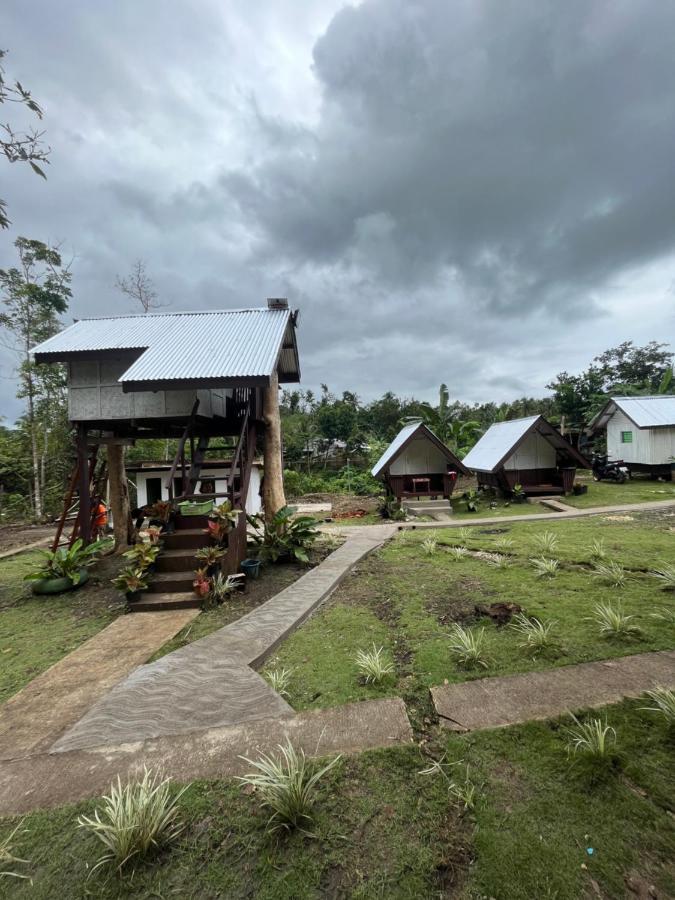 Batuan Roca'S Homestay Backpackers Chalet מראה חיצוני תמונה