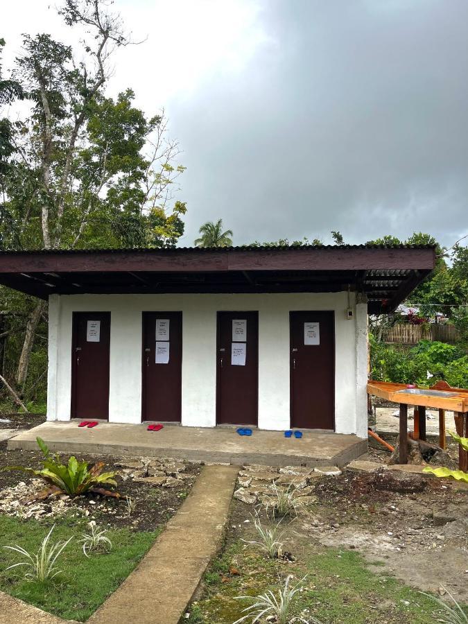 Batuan Roca'S Homestay Backpackers Chalet מראה חיצוני תמונה