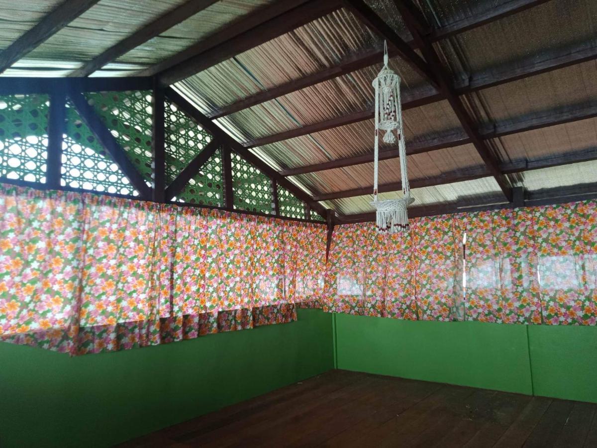 Batuan Roca'S Homestay Backpackers Chalet מראה חיצוני תמונה